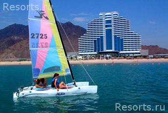 Le Meridien Al Aqah Beach Resort 14